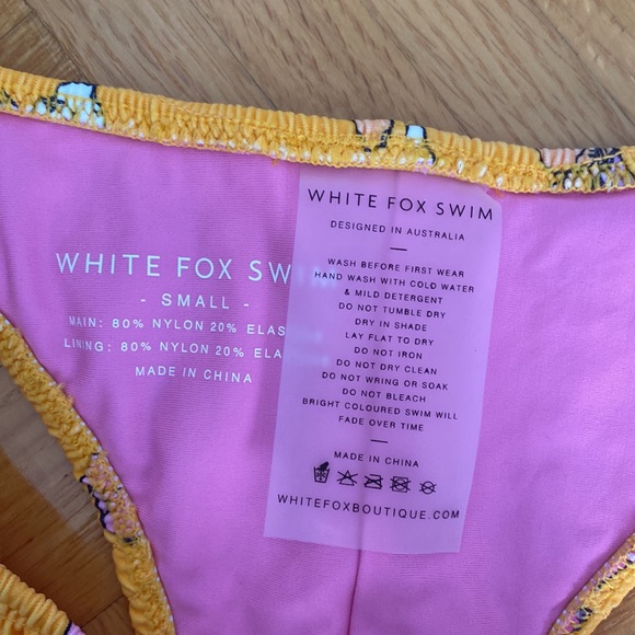 White fox swim bikini bottom size S - Picture 3 of 3